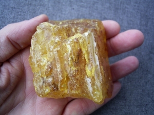 Goldener Kopal aus Indonesien