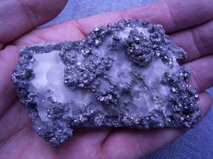 Skutterudit-Kristalle aus dem Odenwald